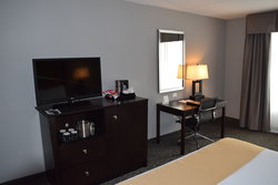  - Holiday Inn Express & Suites East Peoria - I-74, Exit 94