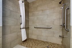  - Holiday Inn Express & Suites Lebanon - I-44, Exit 127