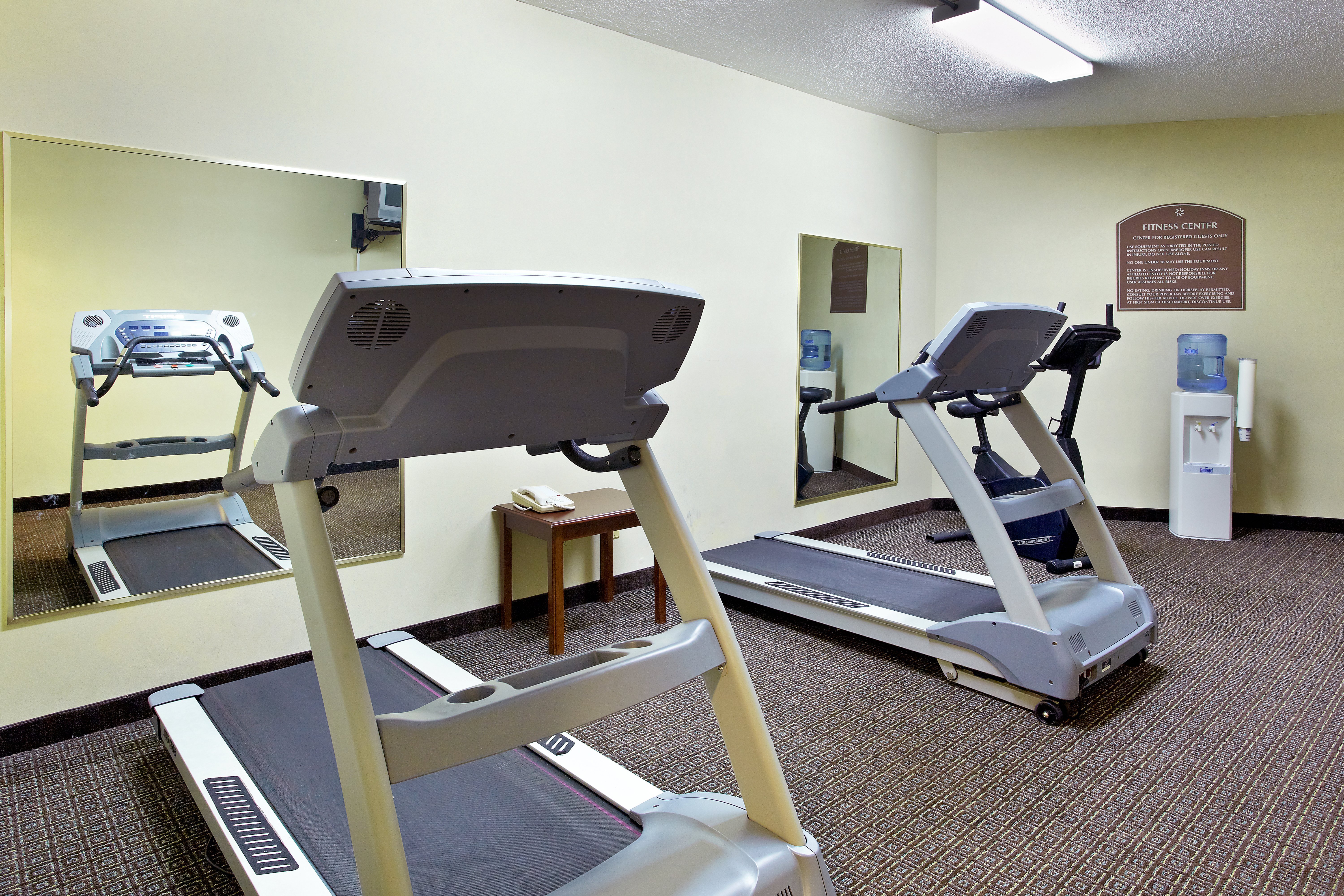 Provide 24/7 fitness facilities to sharpen your mind and body