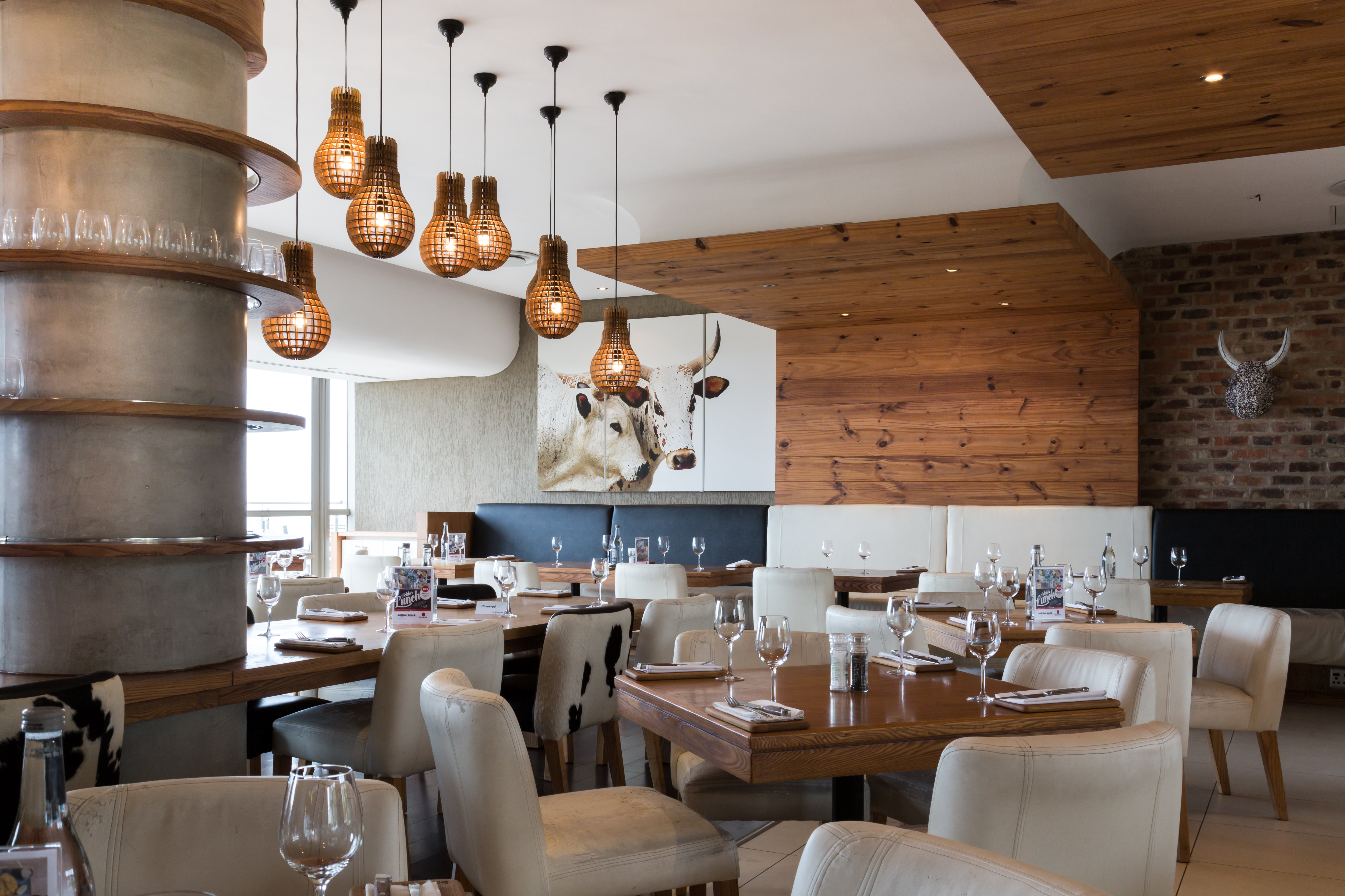 HOLIDAY INN EXP DURBAN UMHLANG BY I-guestroom-Dining Area.jpg