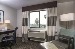  - Holiday Inn Express & Suites Carlsbad - I-5, Exit 45
