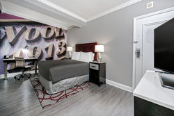  - Hotel Indigo Downtown Dallas - I-345, Exit 284B
