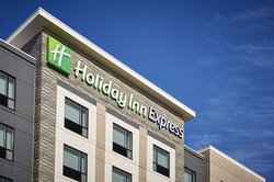  - Holiday Inn Express & Suites Niagara on the Lake