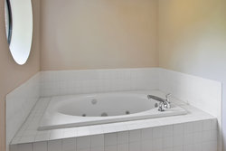  - Holiday Inn Express & Suites Milford