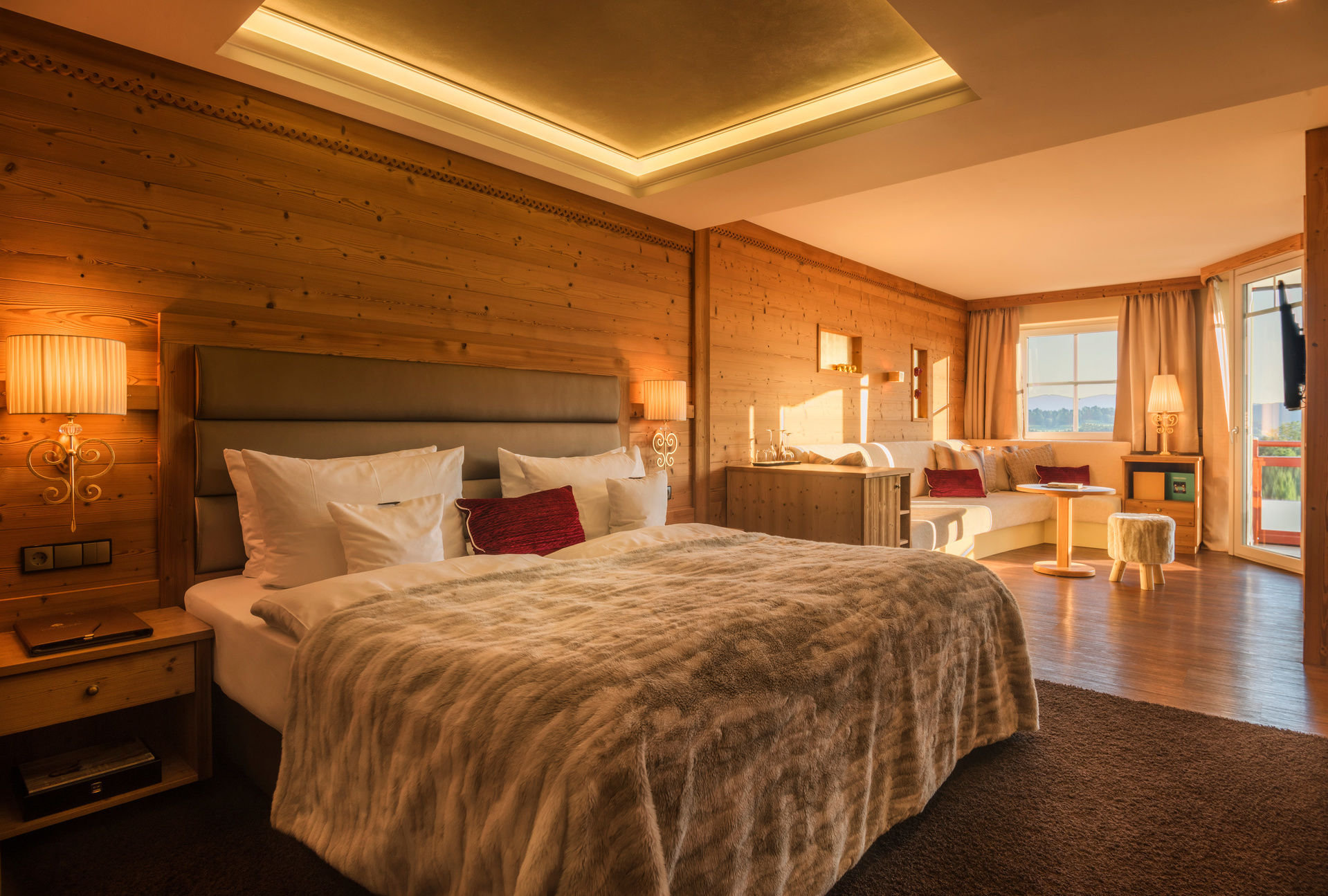 Hotel Oswald-guestroom-Kuschelsuite.jpg