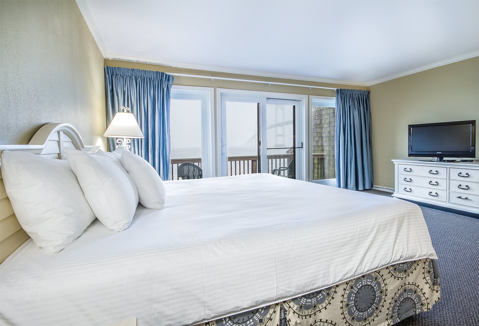 CLUB WYNDHAM NEWPORT OVERLOOK-guestroom-Newport Overlook BDRoom Copy.jpg