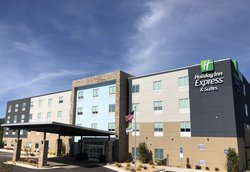 - Holiday Inn Express & Suites North Macon - I-75, Exit 172