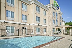  - Holiday Inn Express & Suites Carthage