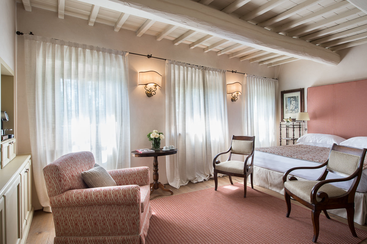 IL BORRO-guestroom-Superior Room.jpg