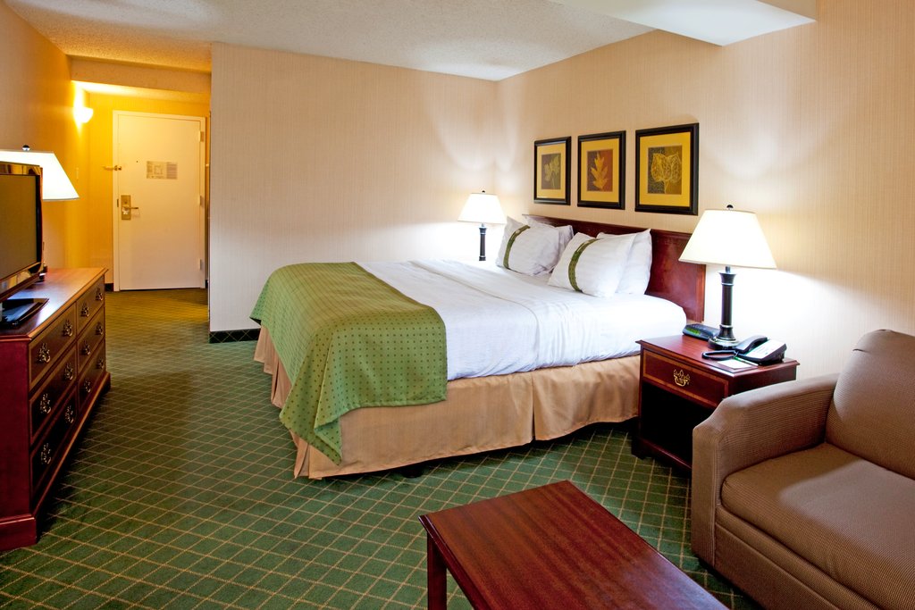 HOLIDAY INN® BUFFALO AIRPORT - Cheektowaga NY 4600 Genesee 14225