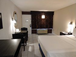  - Red Carpet Inn Fort Lauderdale Airport - I-95, Exit 25