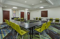  - Holiday Inn Express & Suites Lebanon - I-40, Exit 238