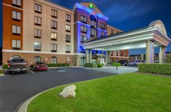  - Holiday Inn Express & Suites Lebanon - I-40, Exit 238