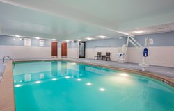  - Holiday Inn Express & Suites Lebanon - I-40, Exit 238