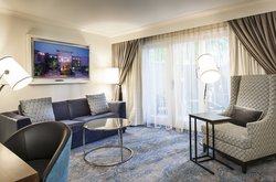  - Hotel Amarano Burbank