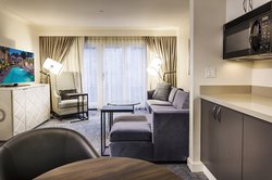  - Hotel Amarano Burbank