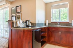  - Sheraton Hotel Petaluma - US 101, Exit 472