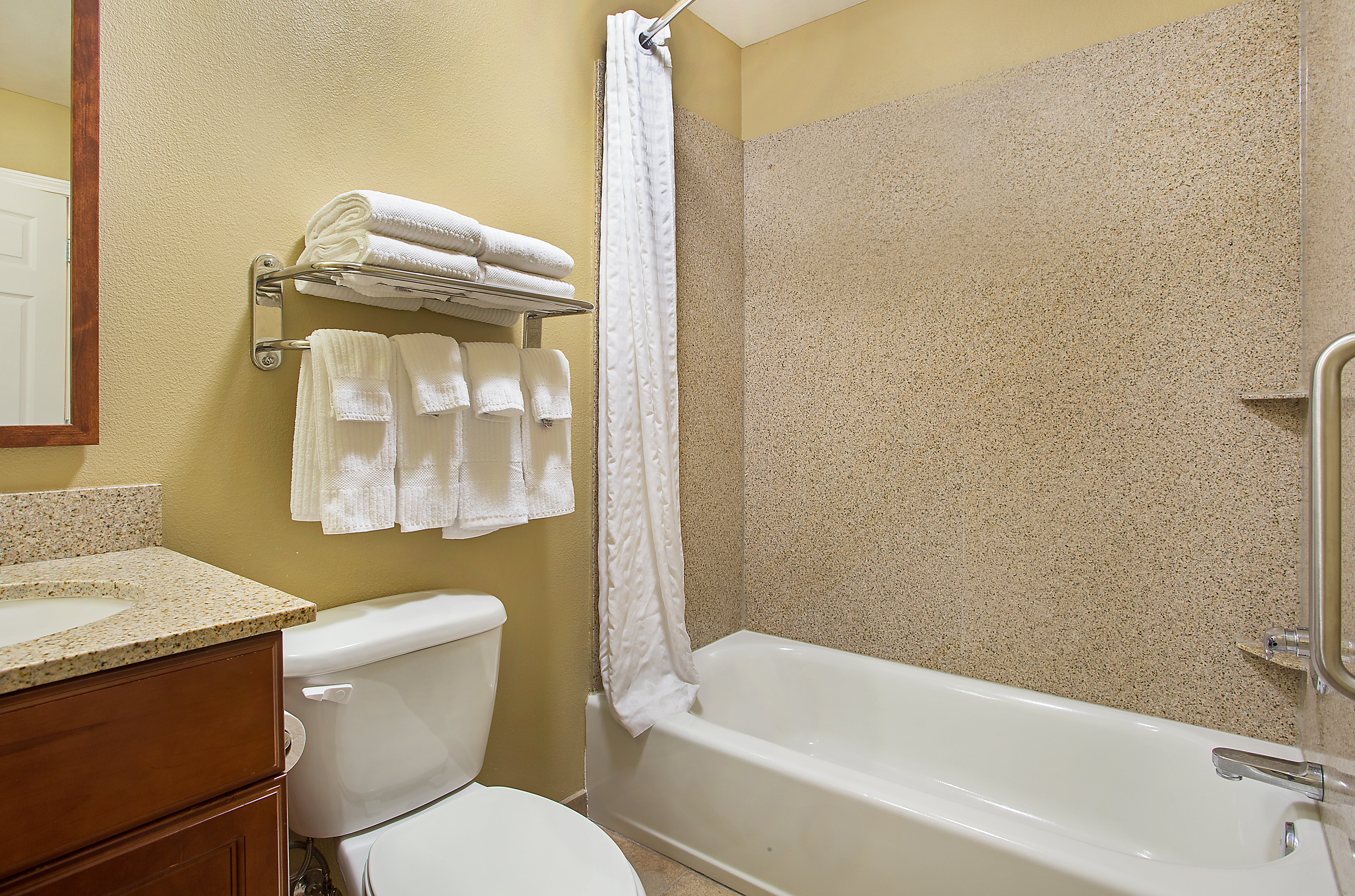 CANDLEWOOD SUITES TUSCALOOSA BY IHG-guestroom-Guest Bathroom.jpg