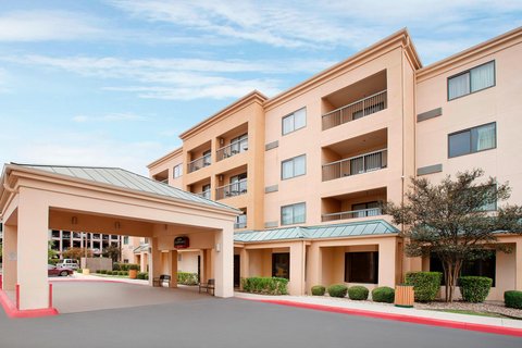 Courtyard by Marriott Airport/North Star