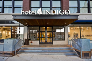 hotel indigo kansas city downtown number of rooms