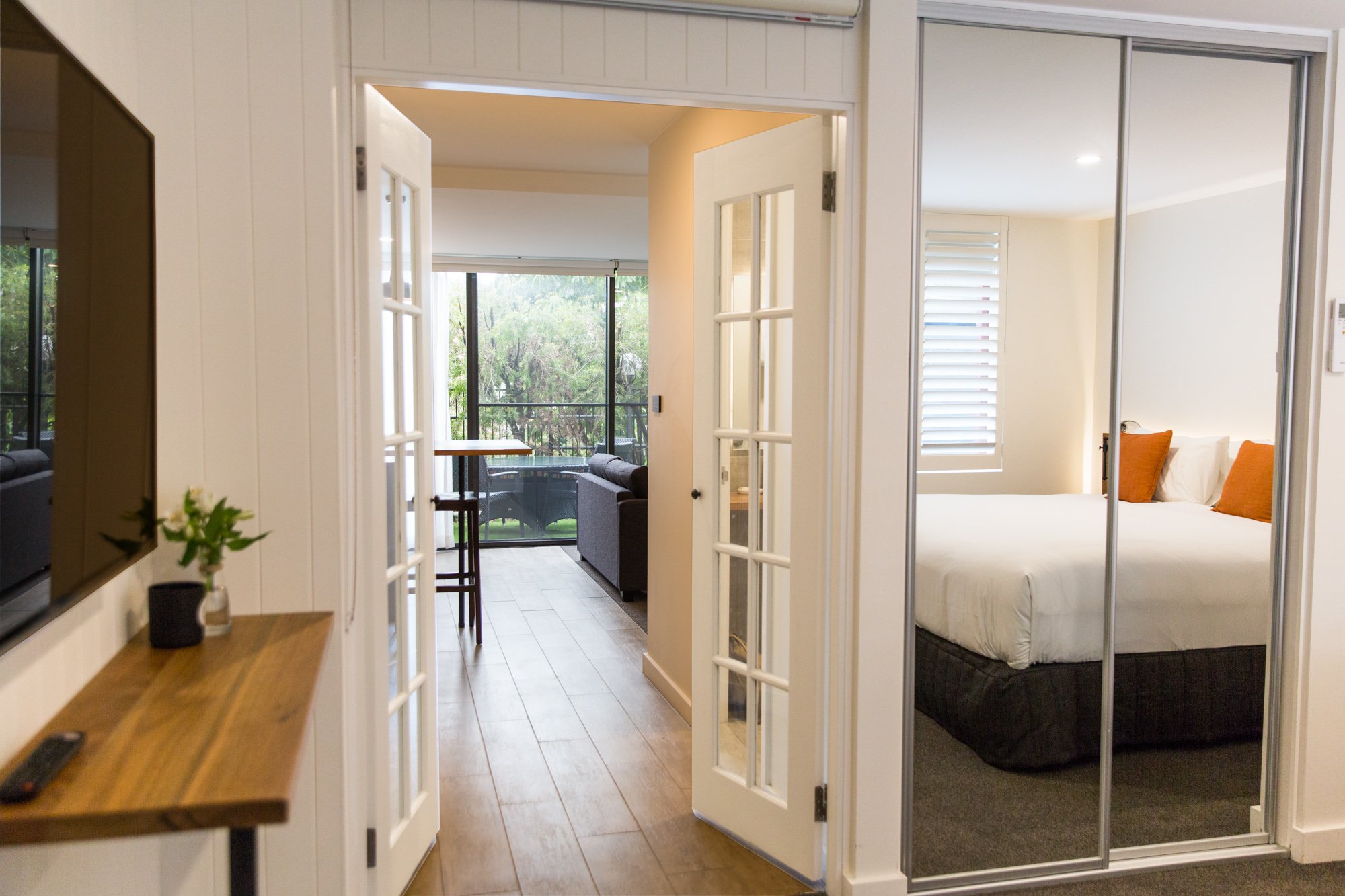 Hotel Nelson-guestroom-1 Bedroom Apartment (ground Floor).jpg