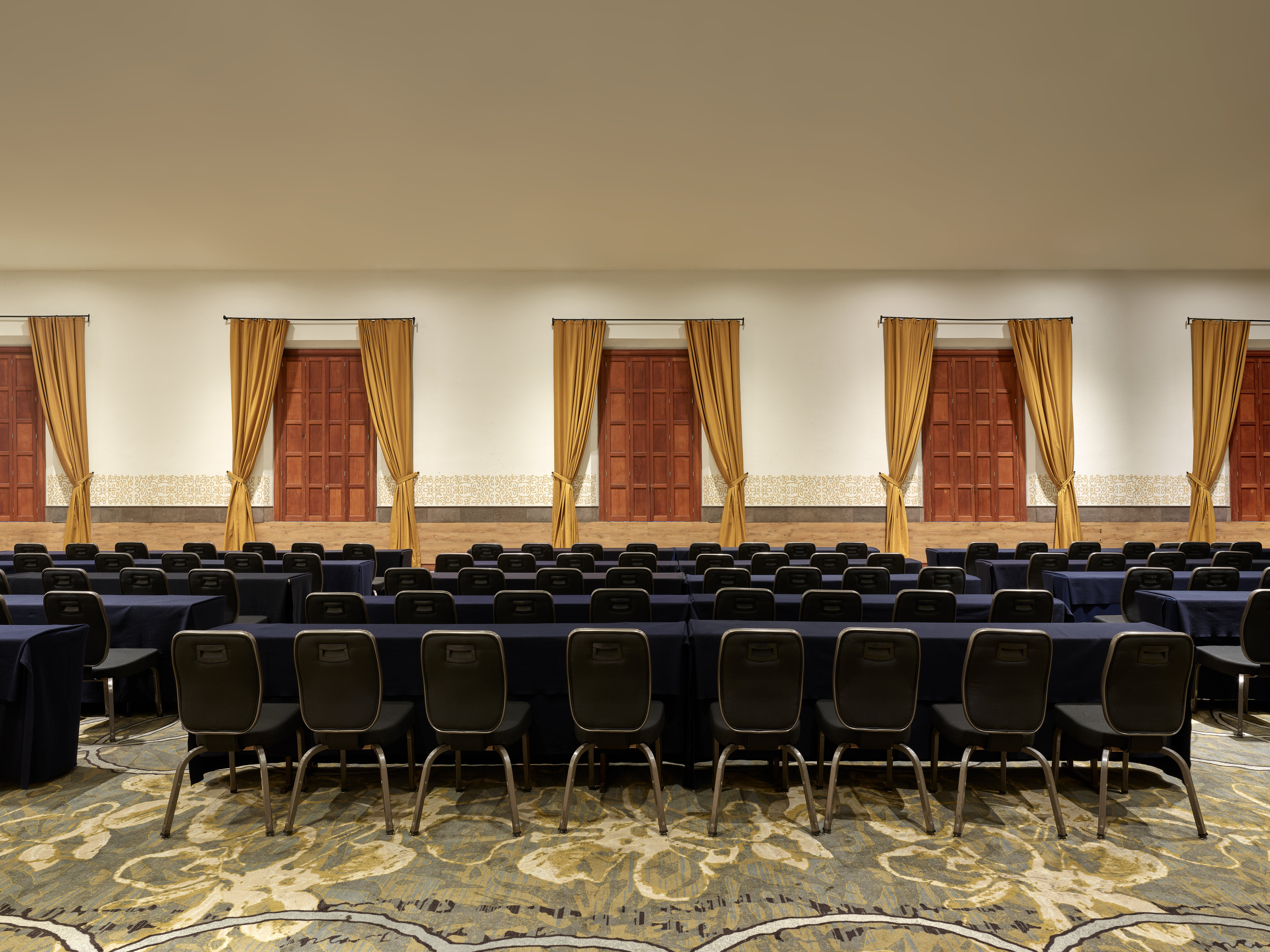 Meeting Room - Gobernadores