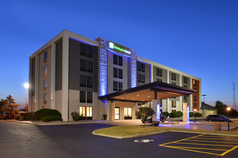 Morning or Night! You can find the hotel right off the highway!