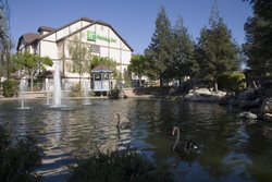  - Holiday Inn Selma Swancourt - CA 99, Exit 118