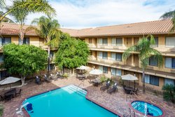  - Holiday Inn Express Simi Valley - CA 118, Exit 24