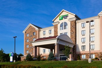 Holiday Inn Express Hotel & Suites