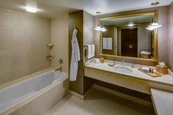  - Sheraton Hotel at Capitol Square Columbus - I-71, Exit 108