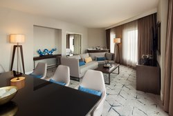  - Sheraton Hotel San Gabriel - I-10, Exit 25A