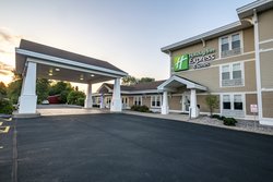  - Holiday Inn Express & Suites Iron Mountain