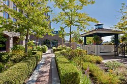  - Holiday Inn & Suites North Vancouver