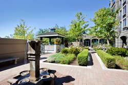  - Holiday Inn & Suites North Vancouver