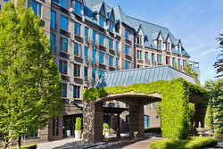  - Holiday Inn & Suites North Vancouver
