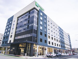 Holiday Inn Express & Suites Downtown Chattanooga, TN - See Discounts