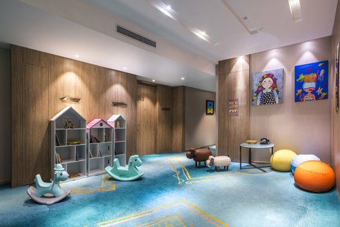 HOTEL INDIGO HARBOUR VIEW - Photo 2