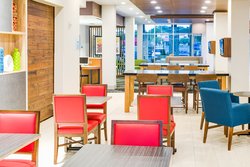  - Holiday Inn Express & Suites Russellville - I-40, Exit 81