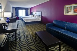  - Holiday Inn Express West Hutchinson