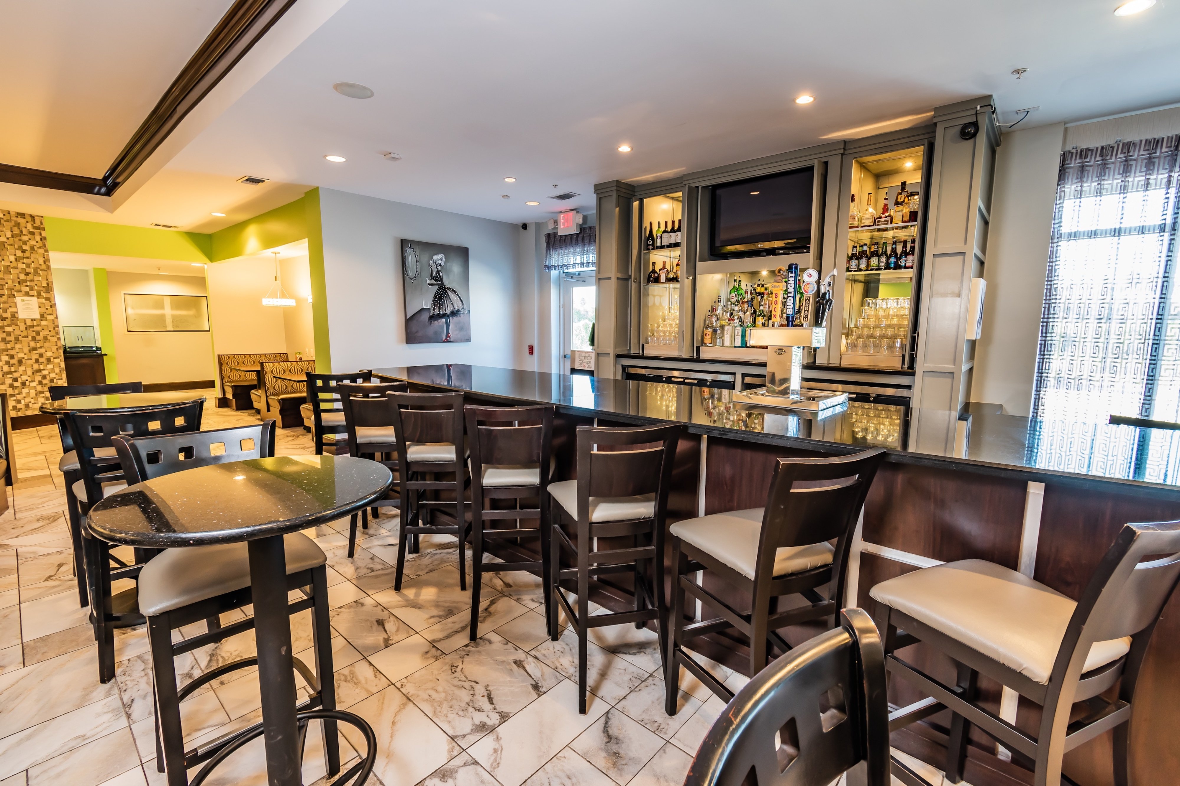 Enjoy the onsite Sports Bar at Holiday Inn Houston Webster
