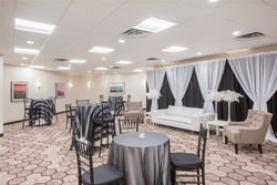  - Crowne Plaza Hotel Lake Oswego - I-5, Exit 292