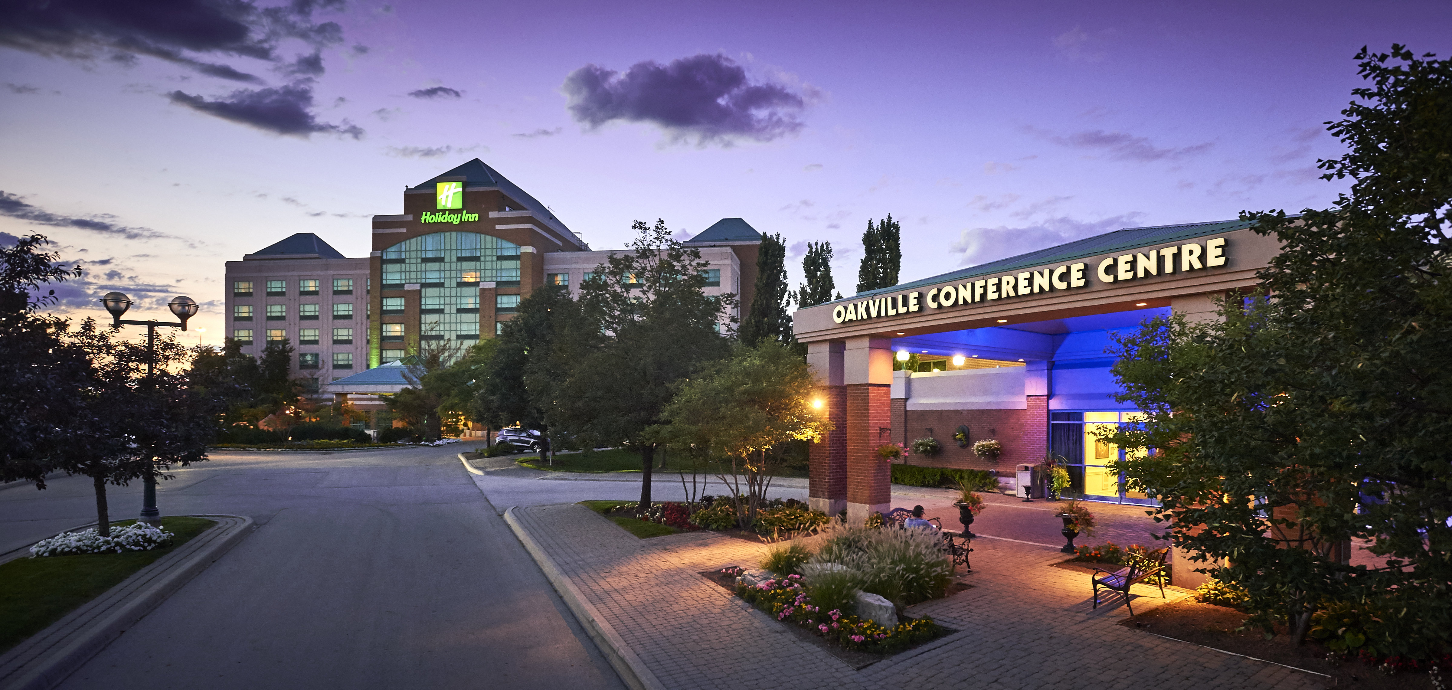 Exceptional Full Service Hotel in Vibrant Oakville