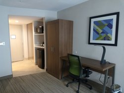  - Holiday Inn Express & Suites Northwest Indianapolis - I-465, Exit 21