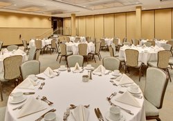  - Crowne Plaza Hotel Glen Ellyn