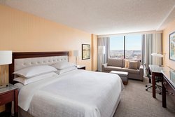  - Sheraton Hotel West Des Moines - I-35 & I-80, Exit 124