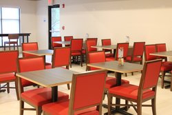  - Holiday Inn Express & Suites Glasgow