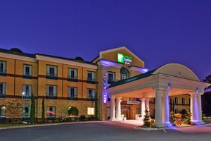 Holiday Inn Express & Suites West Macon, GA - See Discounts