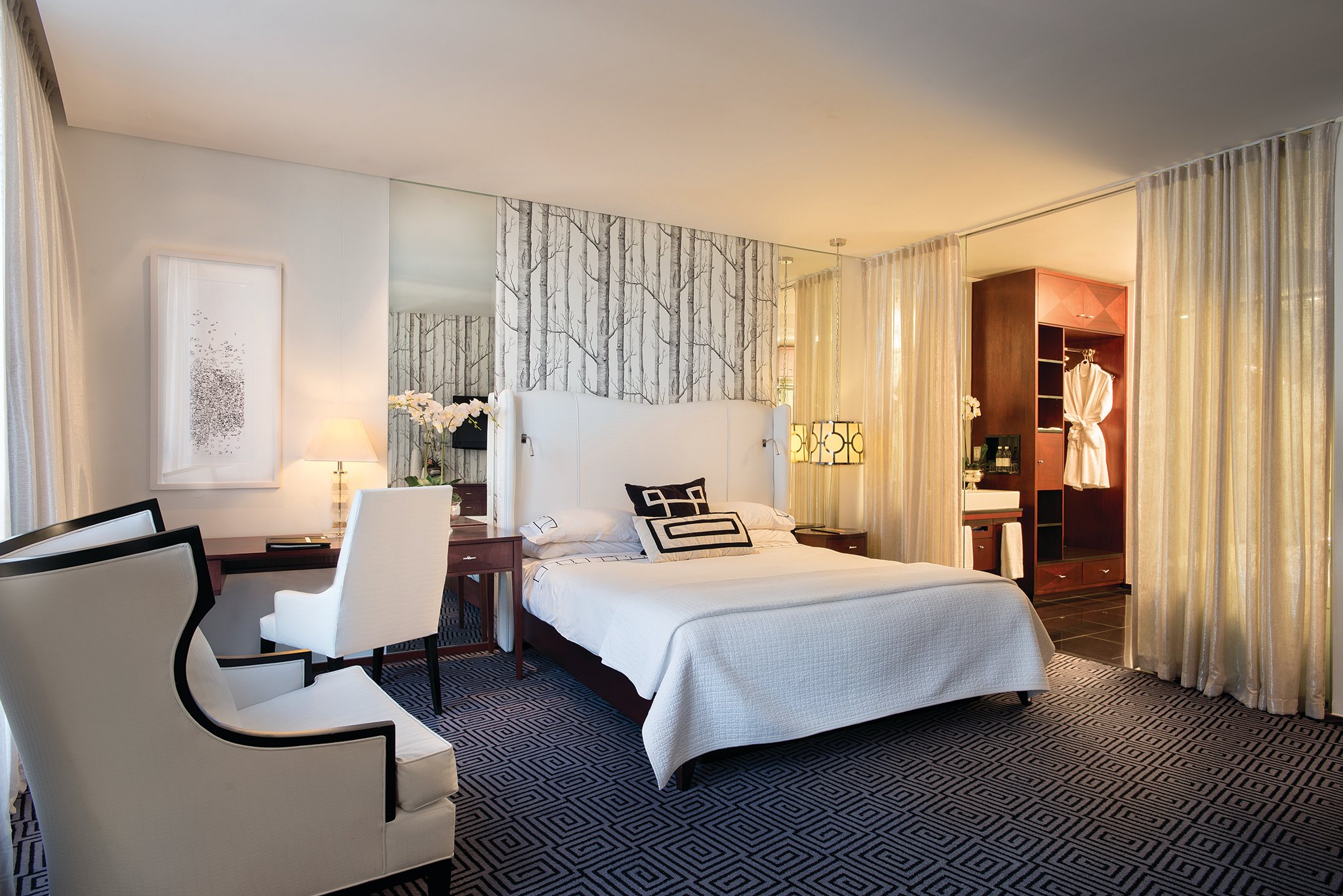DAVINCI Hotel-guestroom-Bedroom.jpg