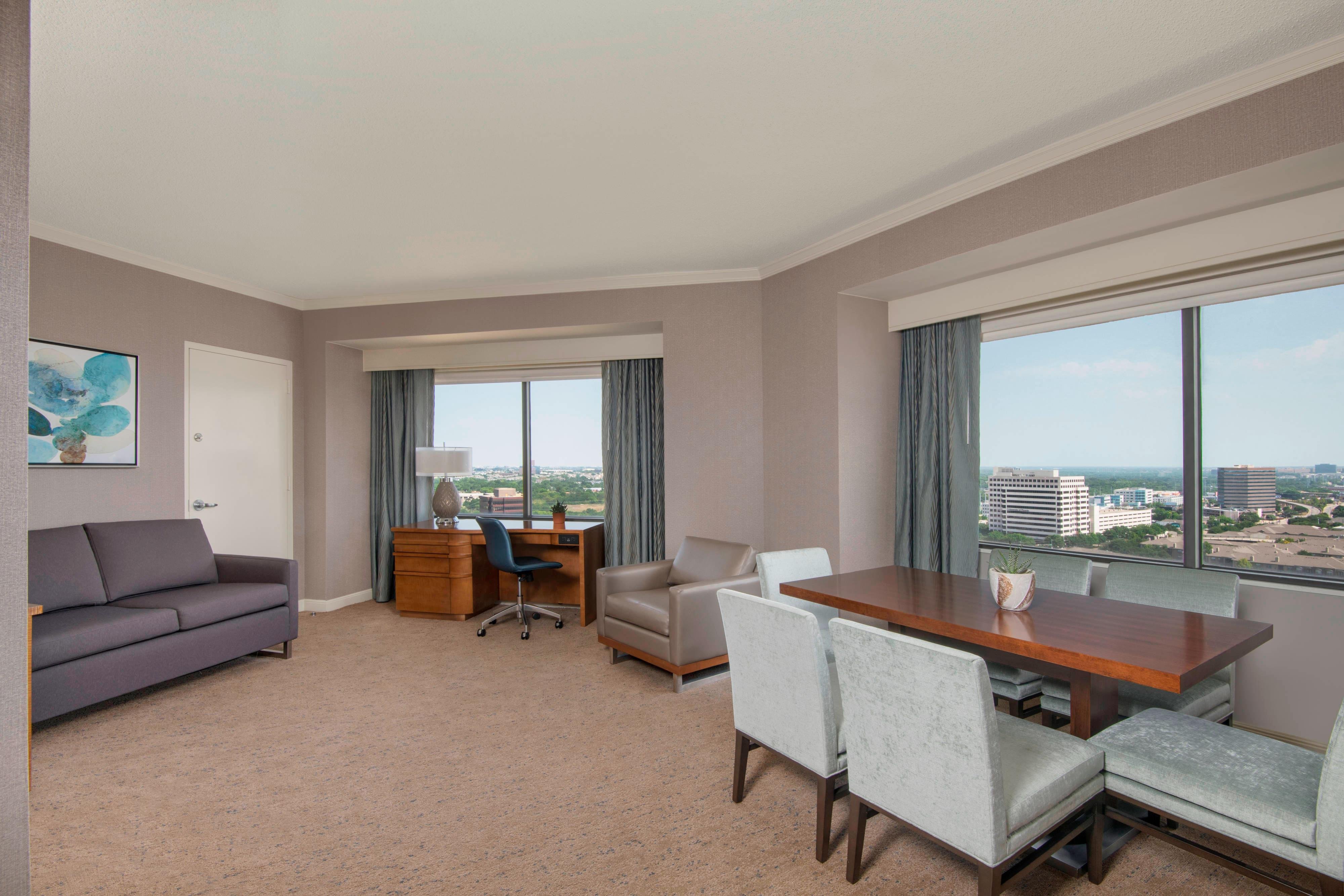 Suite Parlor Room